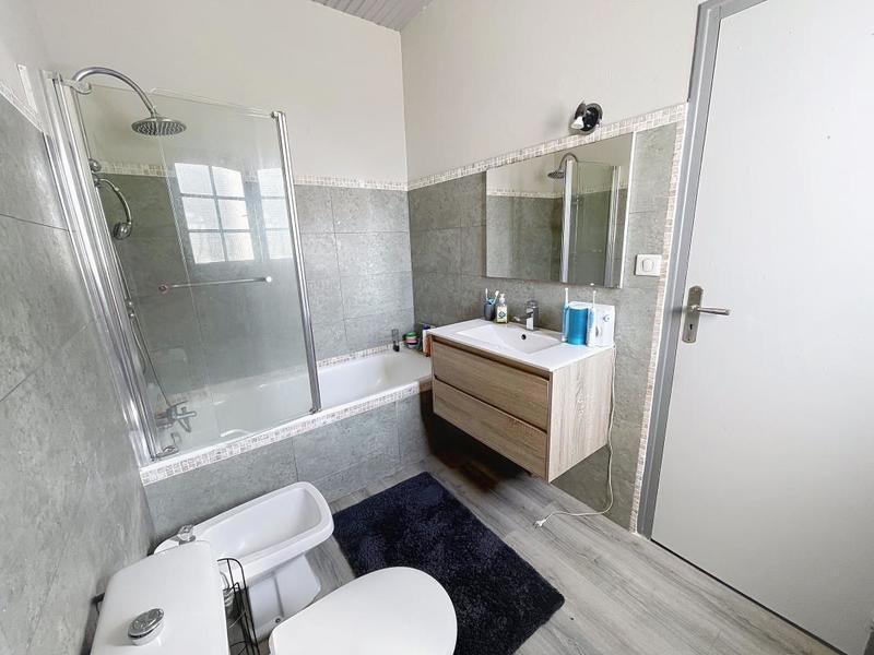 Maison - 193 m² - 8 pièces