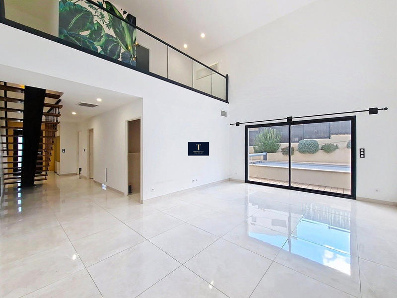 Maison contemporaine - 134 m² - 6 pièces