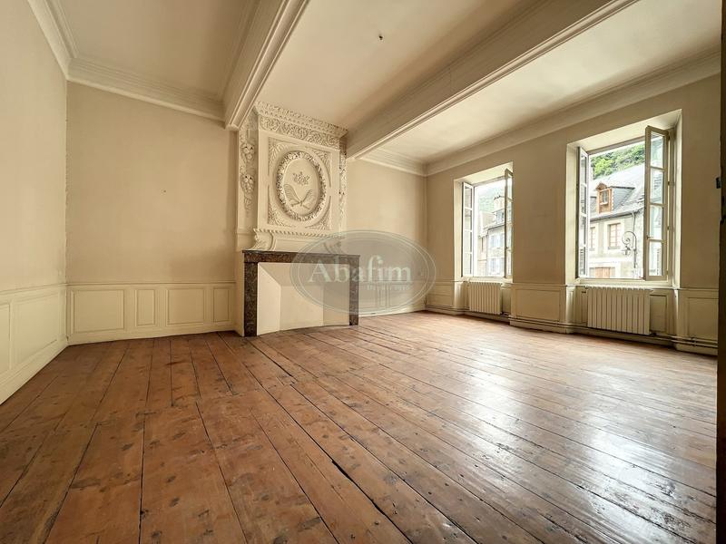 Maison - 237 m² - 6 pièces