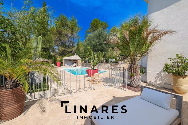 Villa - 320 m² - 5 pièces