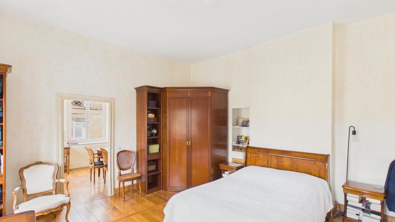 Appartement - 171 m² - 5 pièces