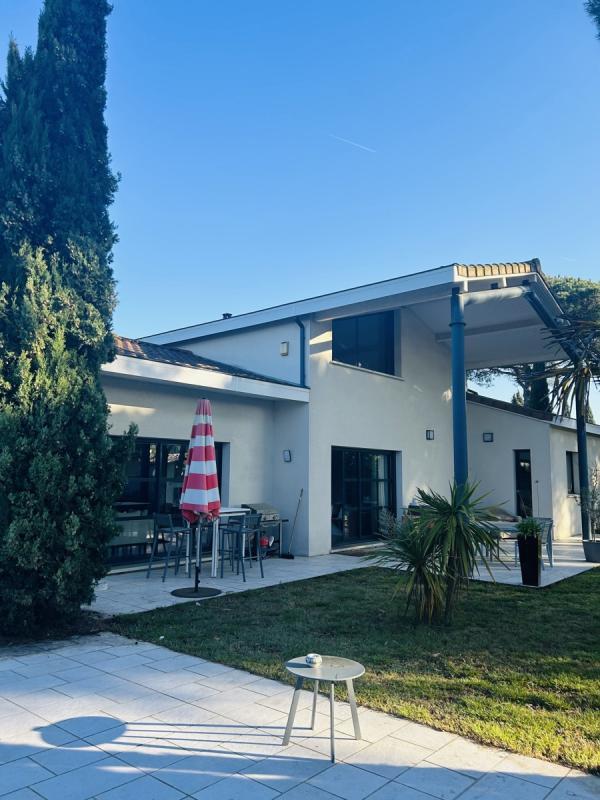 Maison - 180 m² - 5 pièces