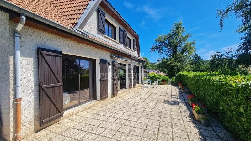 Maison - 144 m² - 6 pièces