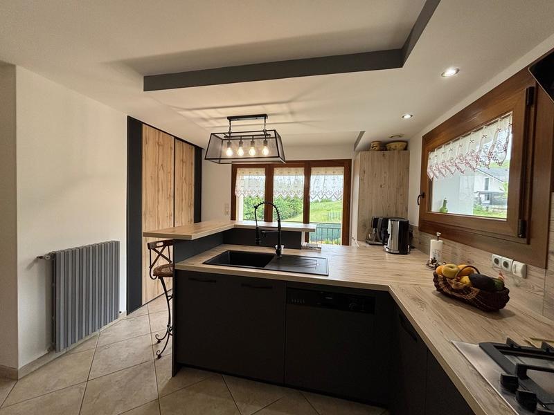 Maison traditionnelle - 276 m² - 6 pièces