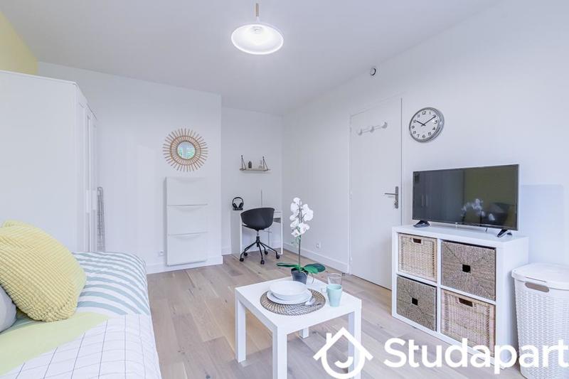 Chambre - 11 m² - 1 pièce