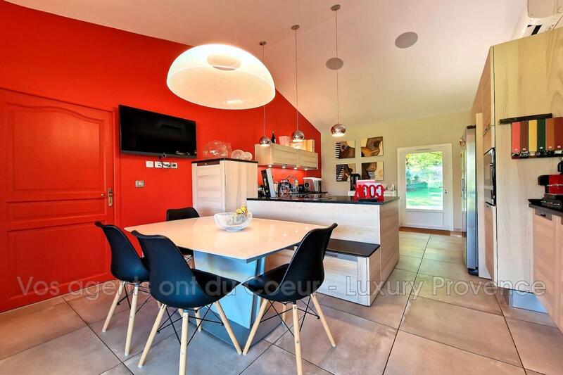 Maison - 202 m² - 6 pièces