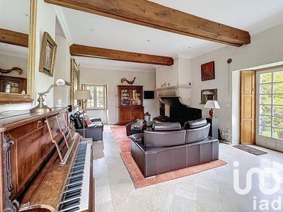 Maison - 230 m² - 6 pièces