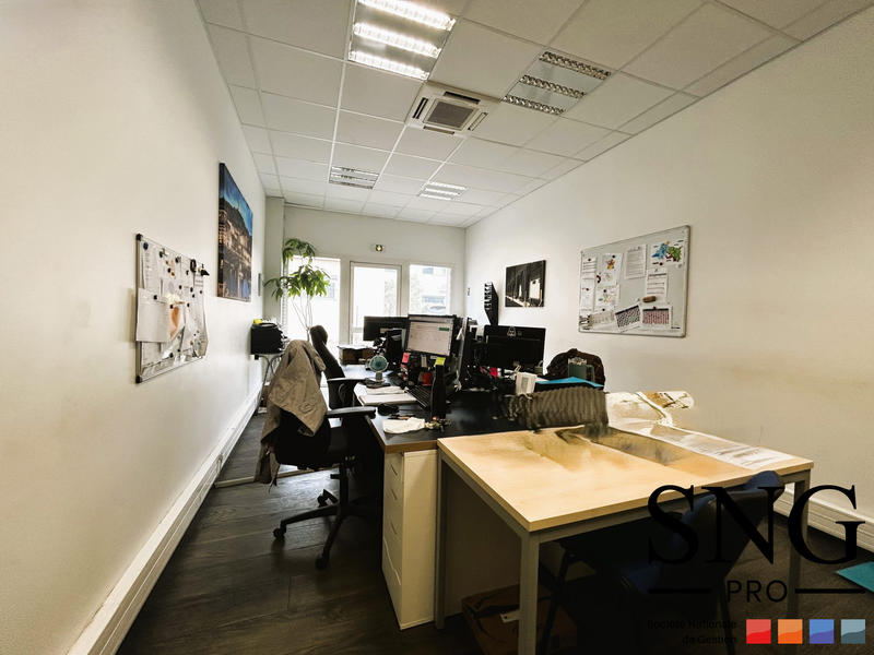 Bureau - 495 m²