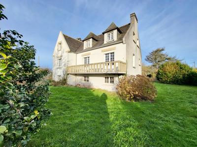 Maison - 138 m² - 9 pièces