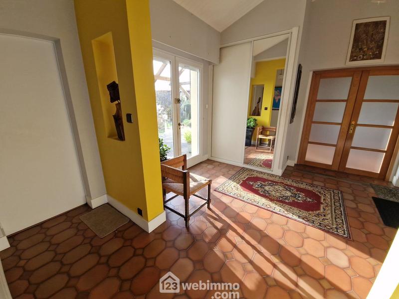 Maison - 215 m² - 6 pièces