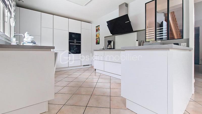 Maison - 158 m² - 7 pièces