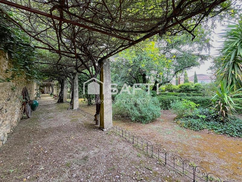 Maison - 209 m² - 6 pièces