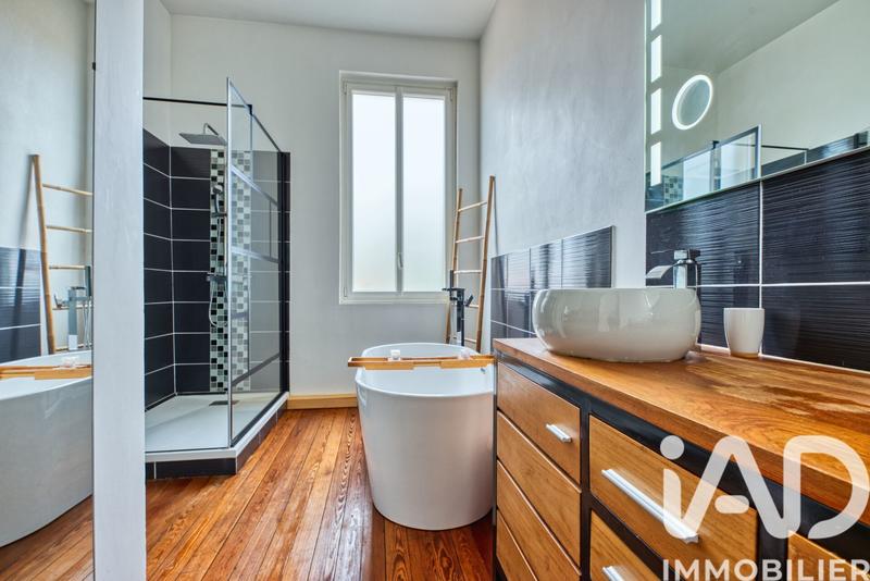 Maison - 250 m² - 7 pièces