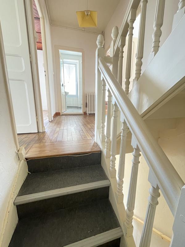 Maison - 145 m² - 9 pièces