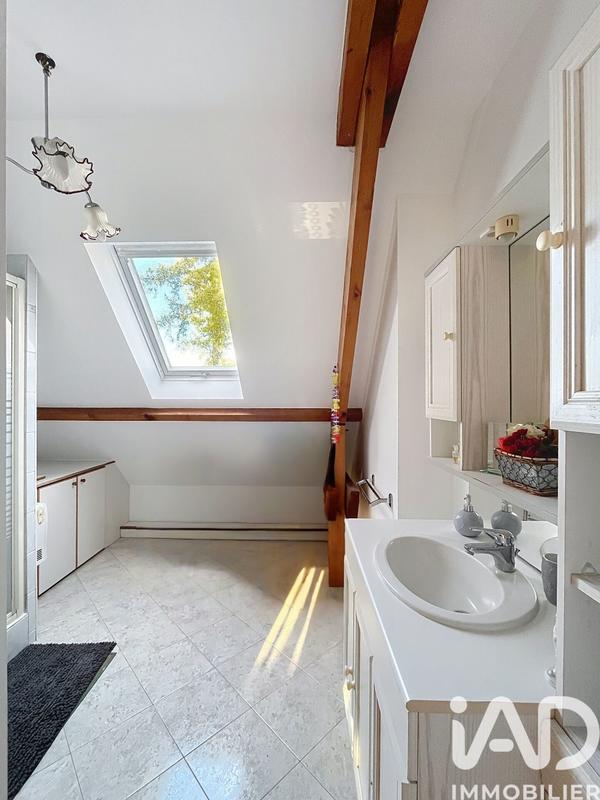 Maison - 240 m² - 9 pièces