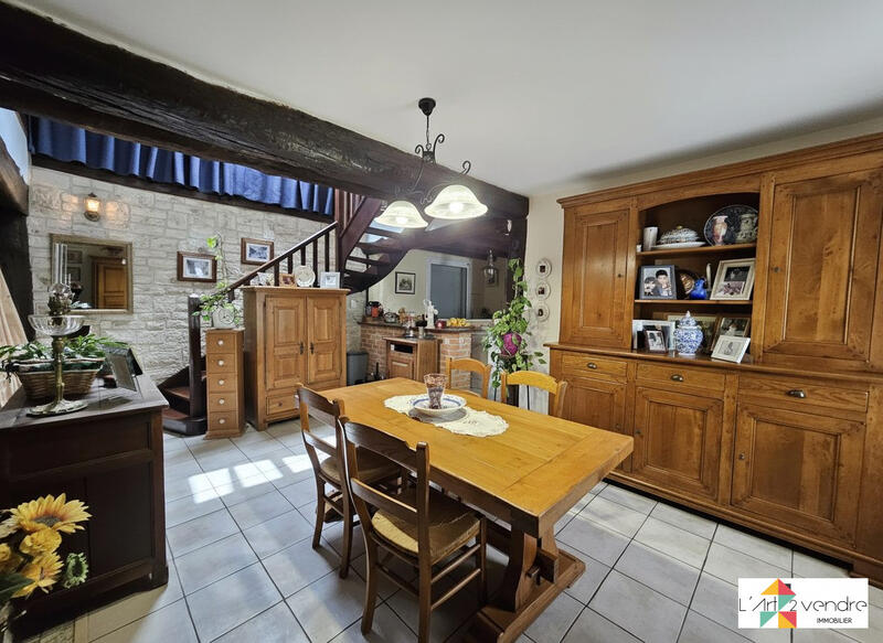 Maison - 221 m² - 6 pièces