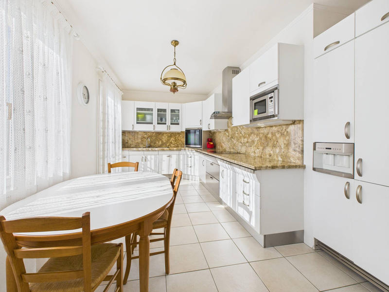 Maison - 175 m² - 7 pièces