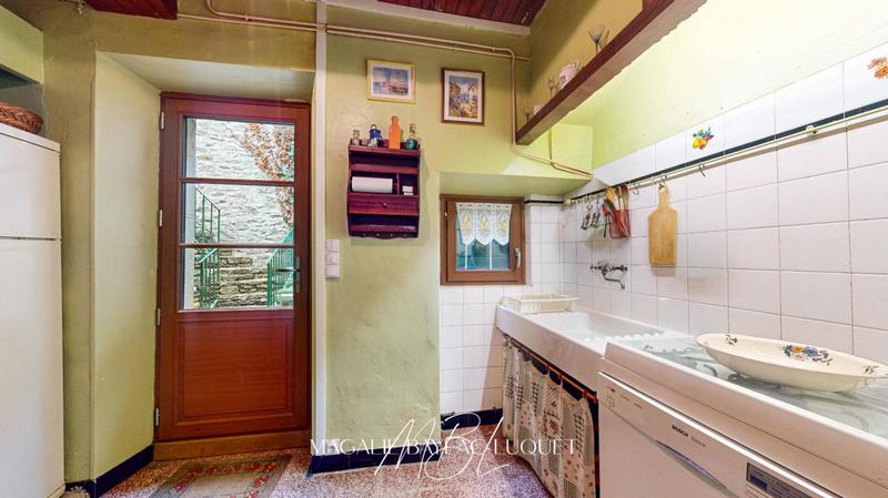 Maison - 216 m² - 10 pièces