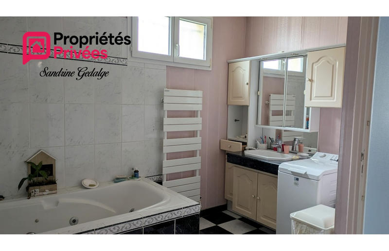 Maison - 195 m² - 9 pièces