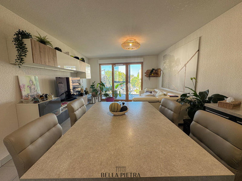 Appartement - 80 m² - 4 pièces