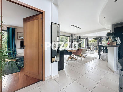 Maison - 200 m² - 6 pièces