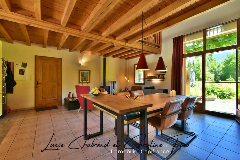 Maison - 187 m² - 10 pièces