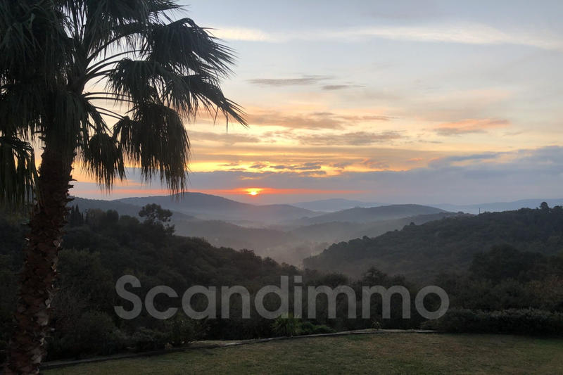 Maison - 180 m² - 5 pièces