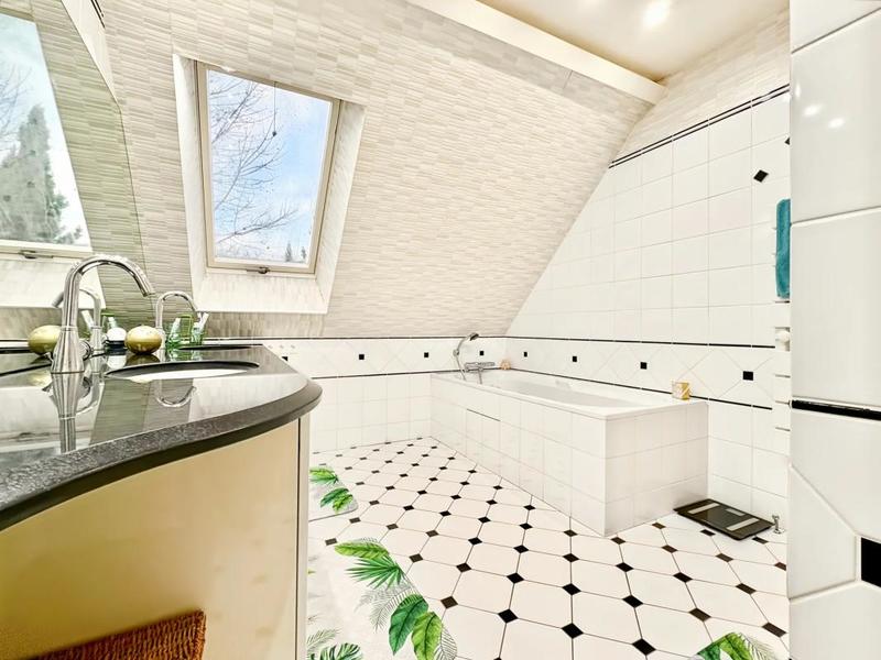 Maison d'architecte - 205 m² - 8 pièces