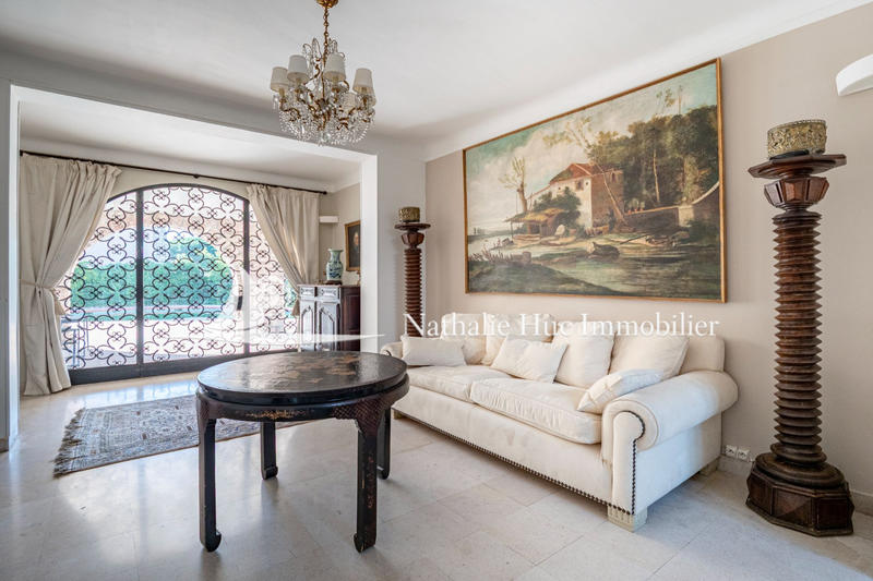 Demeure - 262 m² - 8 pièces