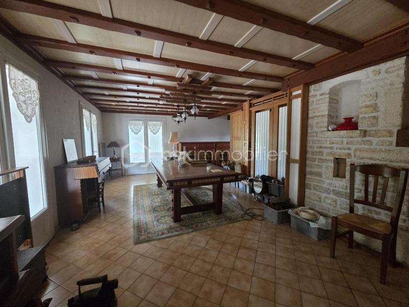 Maison traditionnelle - 167 m² - 4 pièces