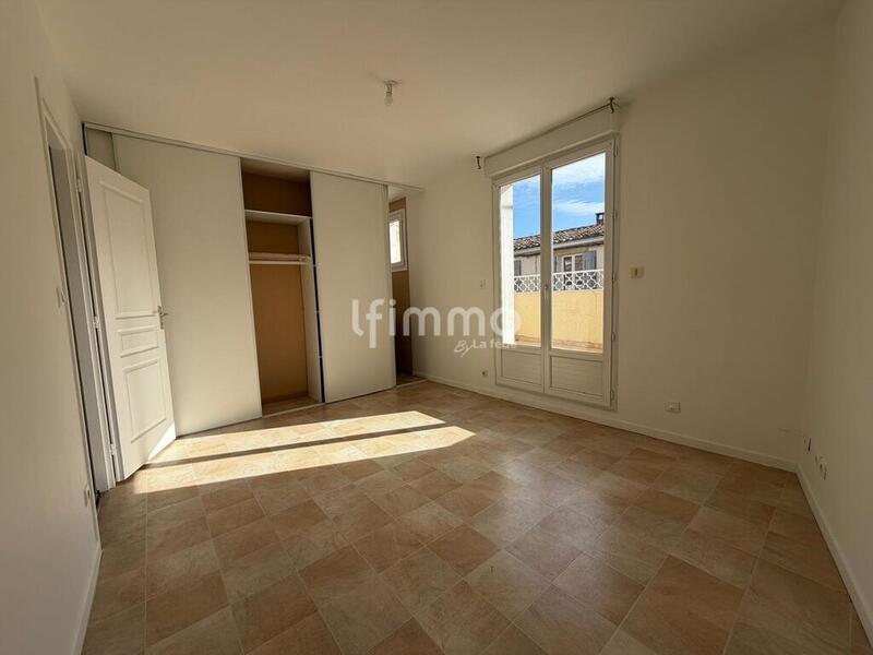 Immeuble - 110 m² - 5 pièces