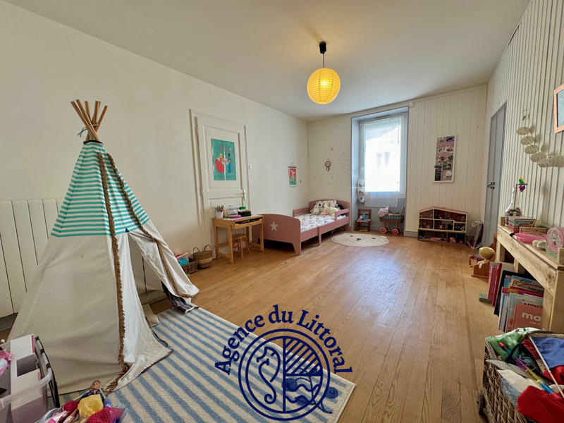 Maison - 210 m² - 8 pièces