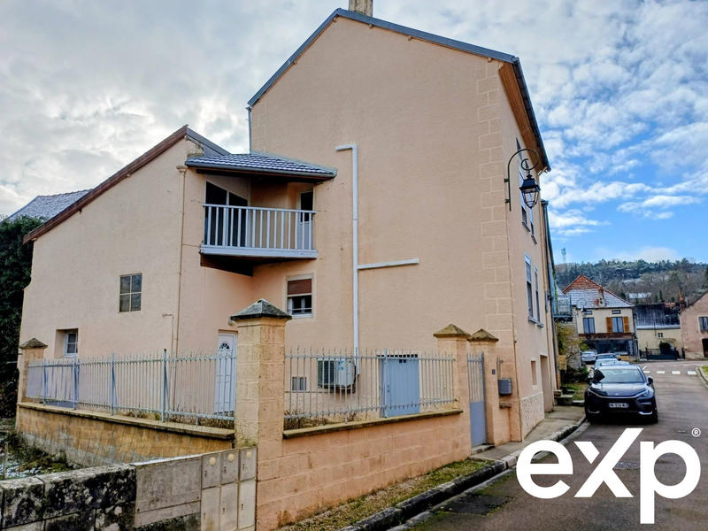 Maison traditionnelle - 104 m² - 6 pièces