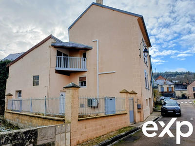 Maison traditionnelle - 104 m² - 6 pièces