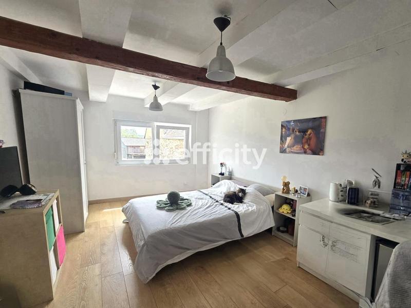 Maison - 180 m² - 7 pièces