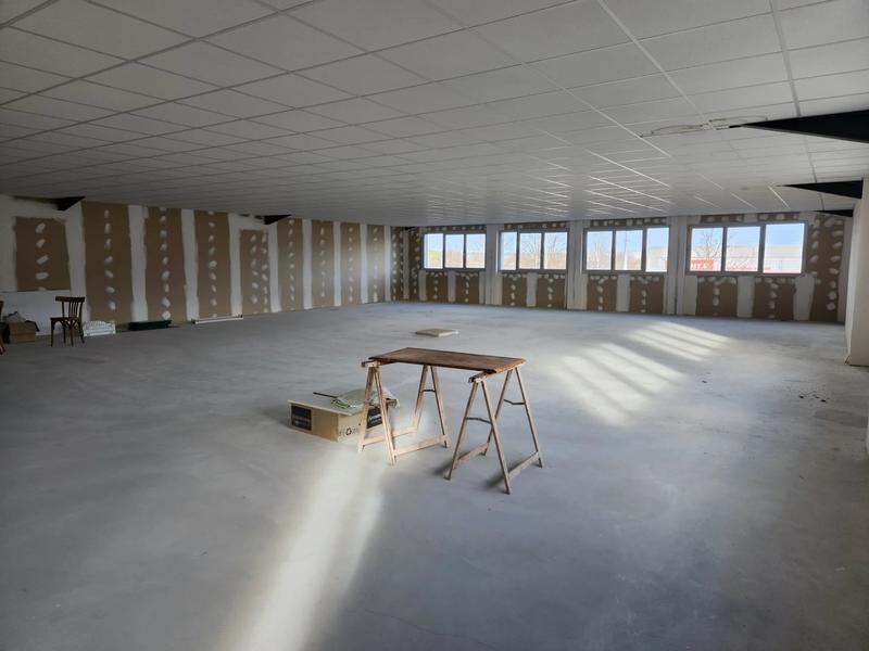 Local d'activités - 330 m² - 4 pièces