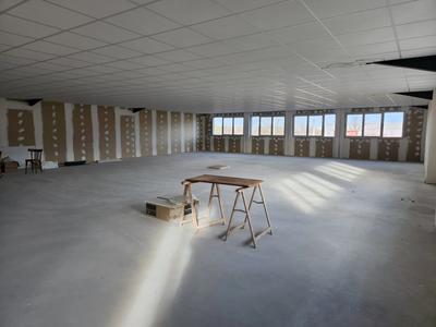 Local d'activités - 330 m² - 4 pièces