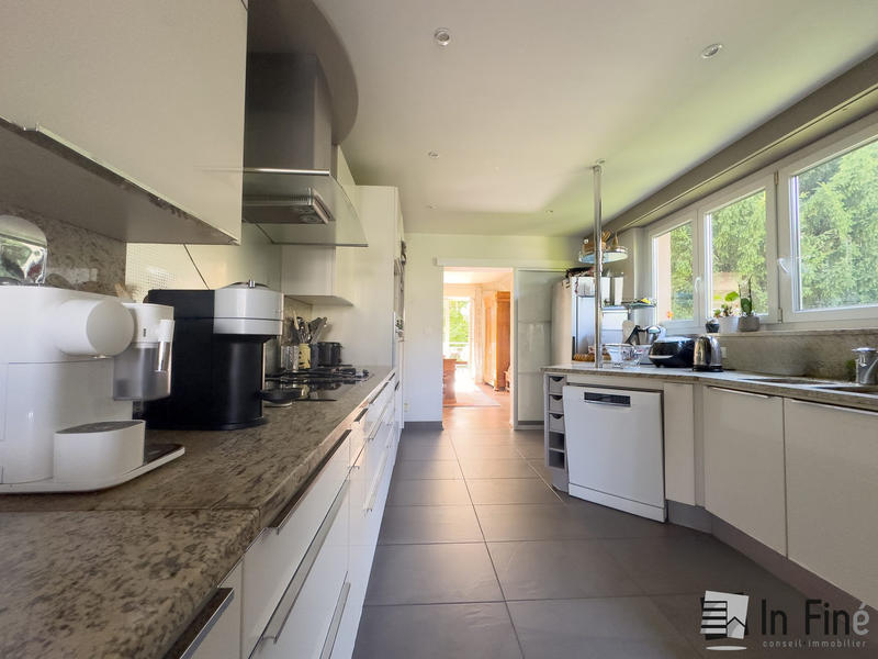 Appartement - 146 m² - 5 pièces