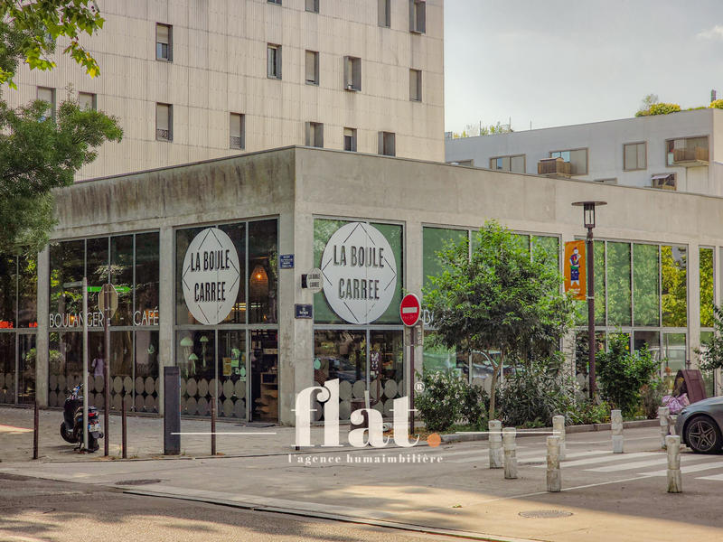 Fonds de commerce - Magasins - 327 m²