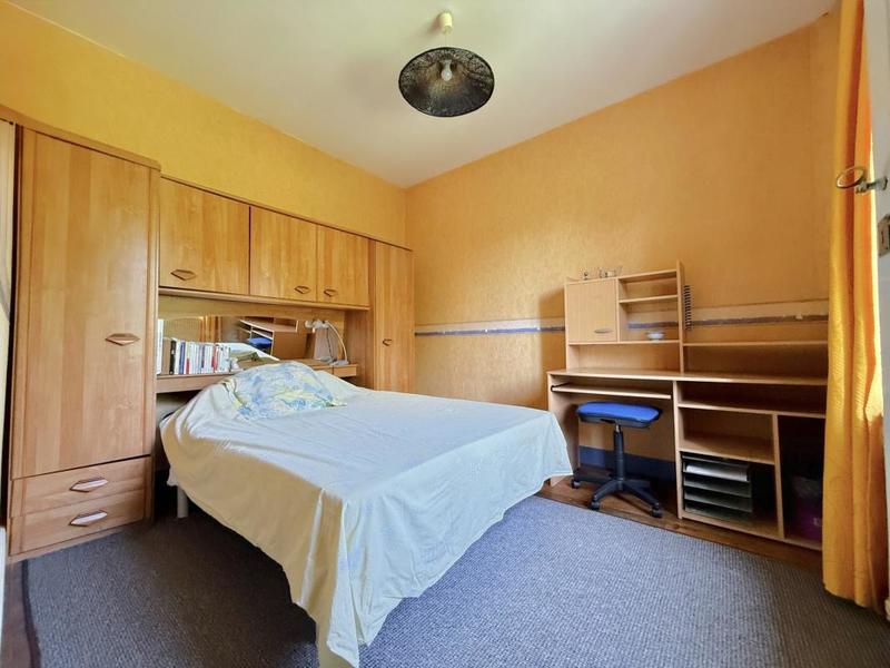 Maison - 210 m² - 9 pièces