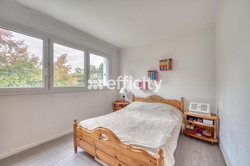 Appartement - 90 m² - 5 pièces