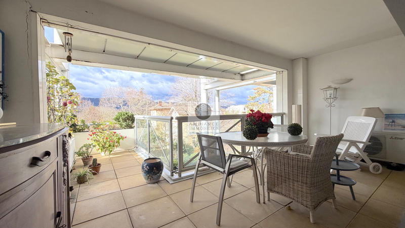 Appartement - 75 m² - 3 pièces