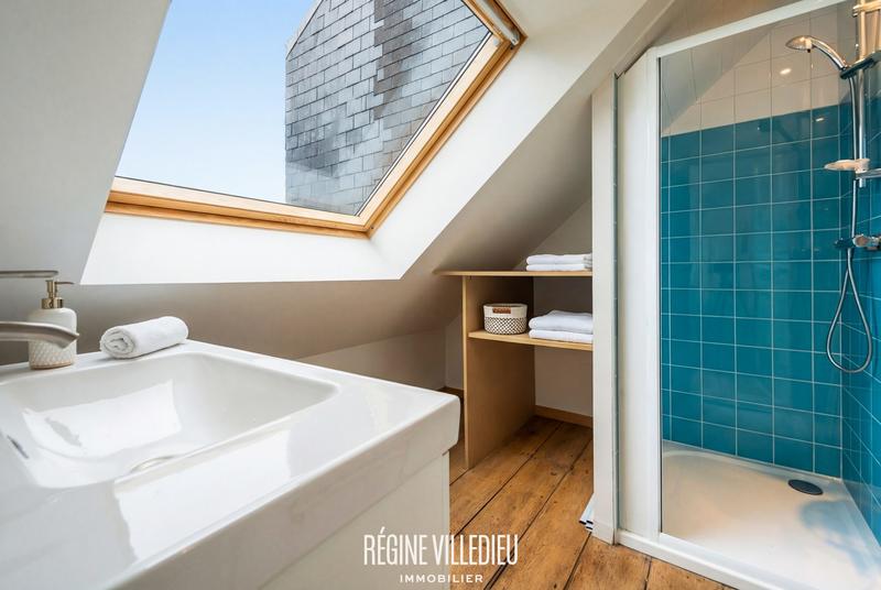 Maison - 121 m² - 6 pièces