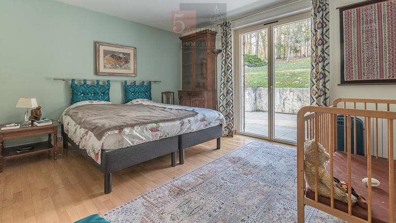 Maison - 220 m² - 7 pièces