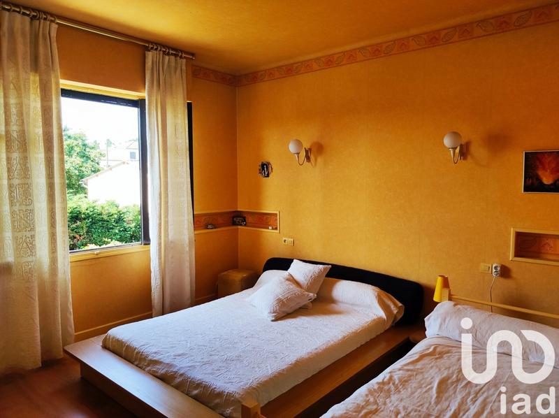 Maison - 227 m² - 7 pièces