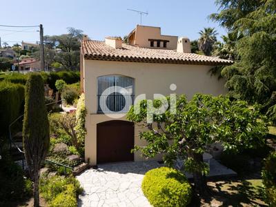 Maison - 192 m² - 5 pièces