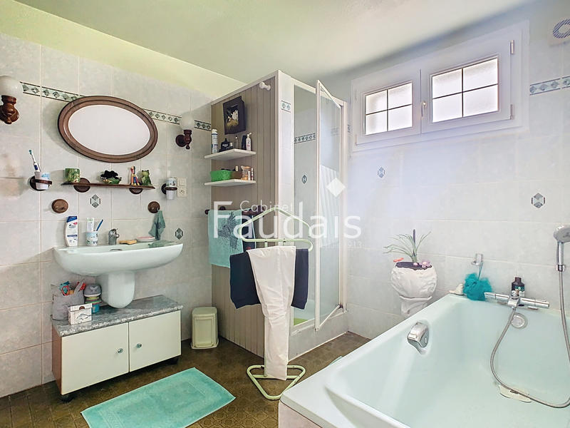 Maison - 175 m² - 7 pièces