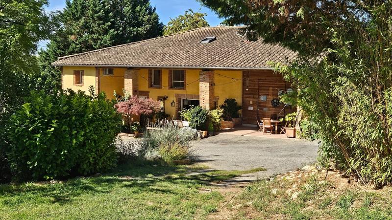 Maison - 340 m² - 12 pièces