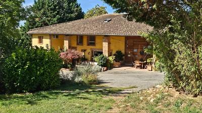 Maison - 340 m² - 12 pièces