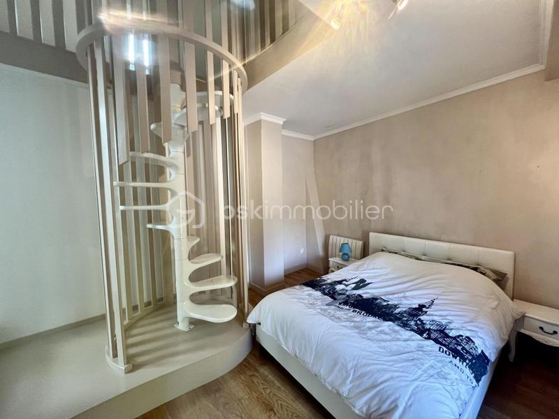 Maison - 266 m² - 6 pièces